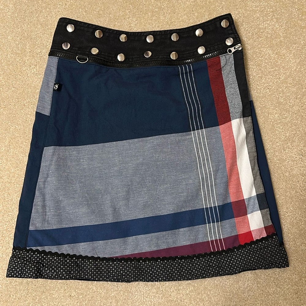 Zand Amsterdam adjustable reversible wrap skirt snap closure 28” smallest